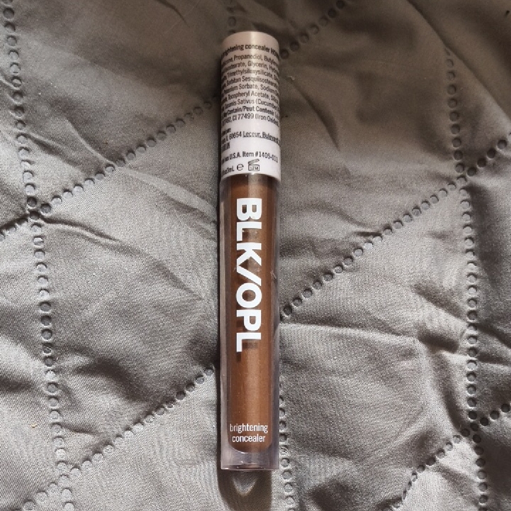 *4 for $28* Homme of Henna BLK/OPL Brightening Concealer